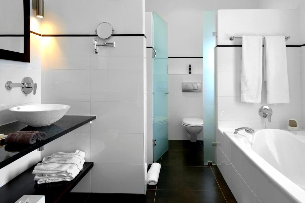 Plumwood Boutique Hotel By The Living Journey Collection Franschhoek Exteriör bild